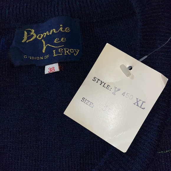 Bonnie Lee LeRoy NWT 38 (US M) Navy - Floral Embroidered Sweater Vest Cardigan - Picture 5 of 5